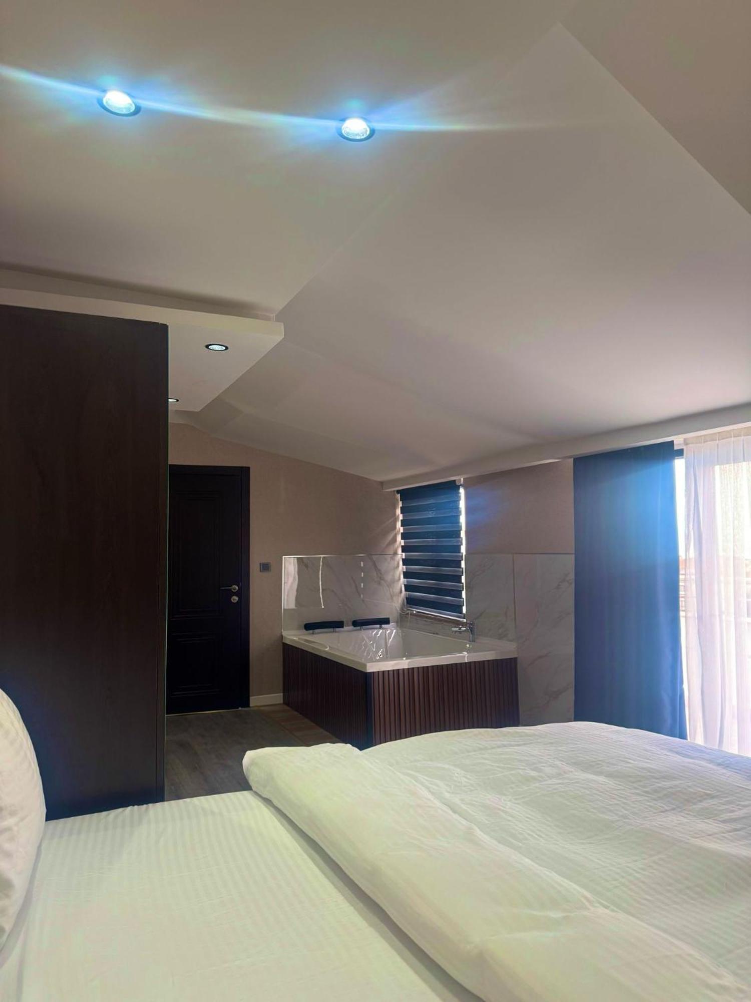 Grand Armada 4*
