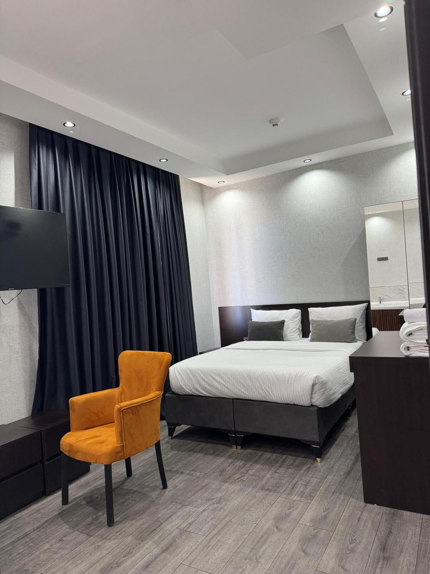 Grand Armada 4*